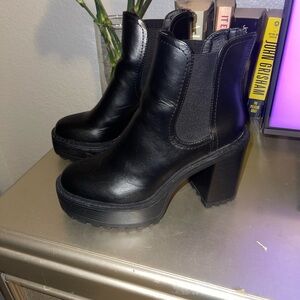Steven madden black leather boot